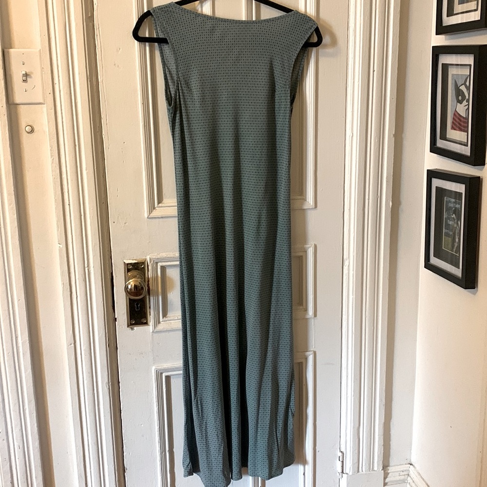 Lovely flattering crepe dress